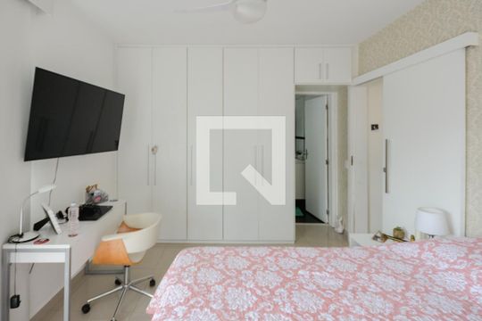 Suíte de apartamento à venda com 2 quartos, 110m² em Tijuca, Rio de Janeiro