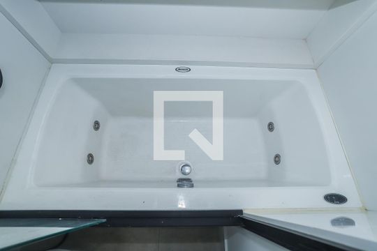Banheiro de kitnet/studio à venda com 1 quarto, 51m² em Barra Funda, São Paulo