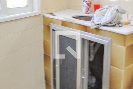 Banheiro de casa à venda com 2 quartos, 100m² em Santa Rosa, Niterói