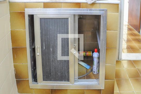 Banheiro de casa à venda com 2 quartos, 100m² em Santa Rosa, Niterói