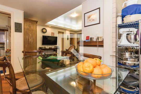 Sala de apartamento à venda com 3 quartos, 113m² em Petrópolis, Porto Alegre