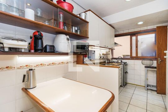 Cozinha de apartamento à venda com 3 quartos, 113m² em Petrópolis, Porto Alegre