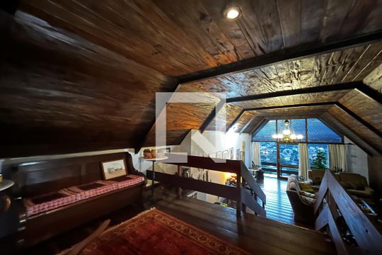 Hall de Entrada de casa à venda com 3 quartos, 270m² em Teresópolis, Porto Alegre