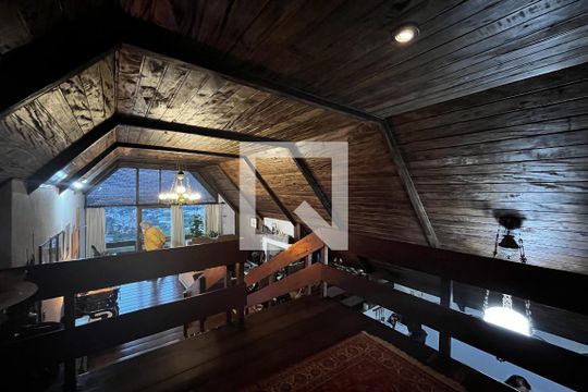 Hall de Entrada de casa à venda com 3 quartos, 270m² em Teresópolis, Porto Alegre