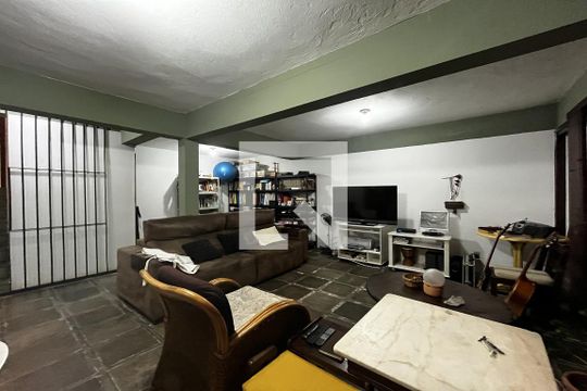 Espaço Gourmet de casa à venda com 3 quartos, 270m² em Teresópolis, Porto Alegre