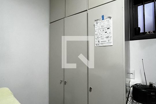 Serviço de casa à venda com 3 quartos, 270m² em Teresópolis, Porto Alegre