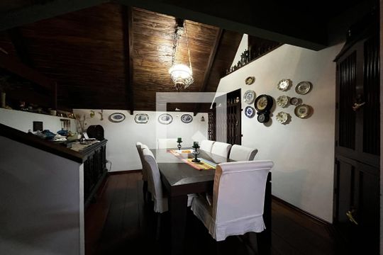 Sala de Jantar de casa à venda com 3 quartos, 270m² em Teresópolis, Porto Alegre