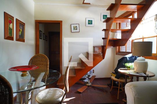 Sala de apartamento para alugar com 3 quartos, 156m² em São João, Porto Alegre