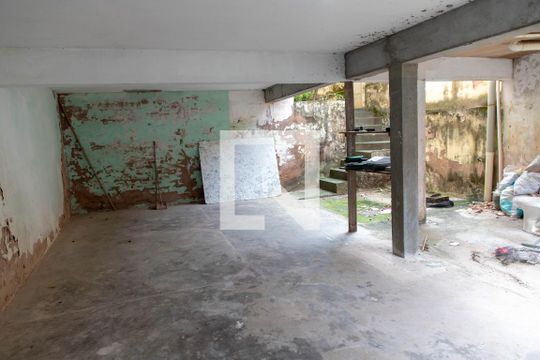 Garagem de casa para alugar com 5 quartos, 326m² em Itapuã, Salvador