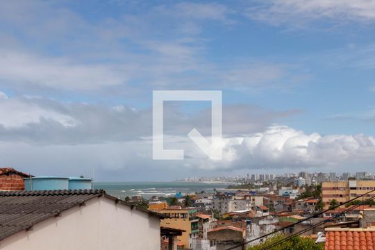 Vista de casa para alugar com 5 quartos, 326m² em Itapuã, Salvador