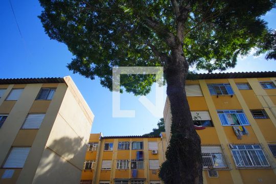 Quarto de apartamento à venda com 1 quarto, 60m² em Humaitá, Porto Alegre