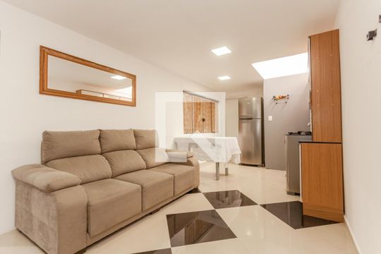 Casa para alugar com 1 quarto, 50m² em Cajuru, Curitiba