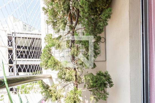Apartamento à venda com 2 quartos, 60m² em Jardim Caner, Taboão da Serra