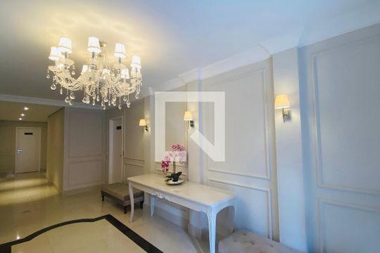 Hall de Entrada de apartamento à venda com 3 quartos, 110m² em Alphaville Empresarial, Barueri