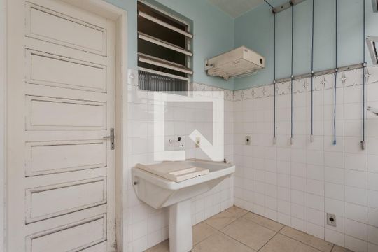 Casa à venda com 3 quartos, 248m² em Vila Ipiranga, Porto Alegre