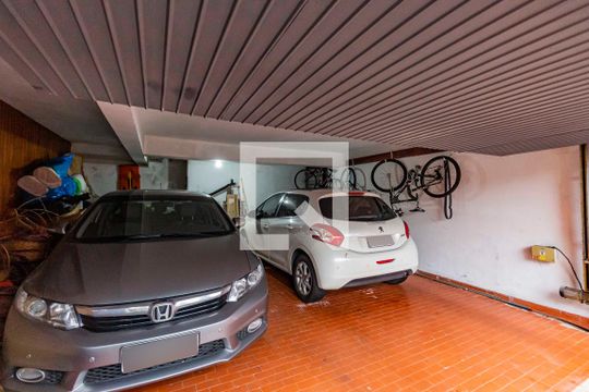 Garagem de casa para alugar com 3 quartos, 700m² em Jardim Lindóia, Porto Alegre