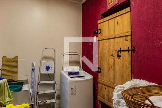 Área de Serviço de casa para alugar com 3 quartos, 700m² em Jardim Lindóia, Porto Alegre