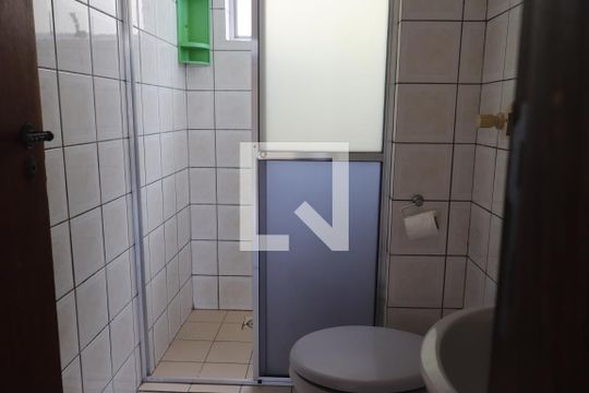 Banheiro de kitnet/studio para alugar com 1 quarto, 31m² em Morro do Espelho, São Leopoldo