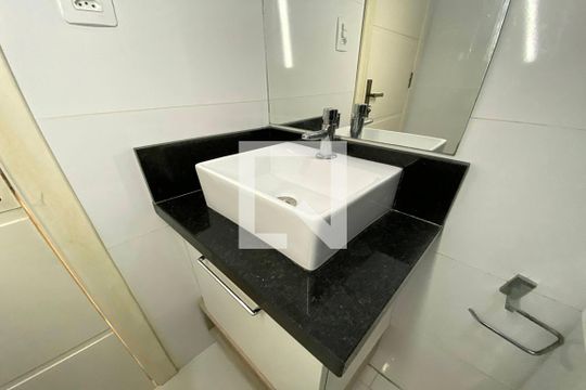 Pia do Banheiro de kitnet/studio para alugar com 1 quarto, 35m² em Vila Nova, Novo Hamburgo
