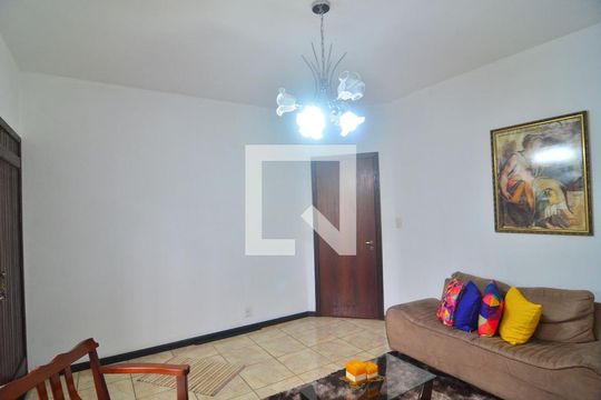 Sala de casa à venda com 6 quartos, 239m² em São José, Canoas