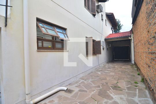 Pátio de casa à venda com 6 quartos, 239m² em São José, Canoas