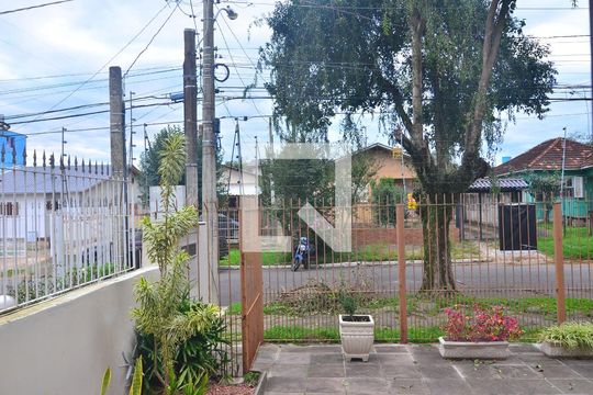 Vista Sala de casa à venda com 6 quartos, 239m² em São José, Canoas