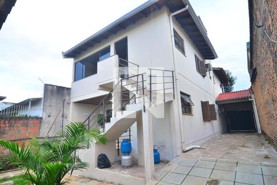 Pátio de casa à venda com 6 quartos, 239m² em São José, Canoas
