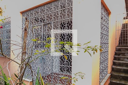 Entrada de casa para alugar com 2 quartos, 79m² em Federação, Salvador