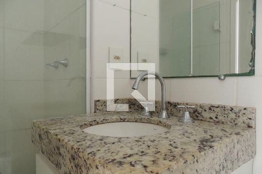 Banheiro Social de apartamento para alugar com 2 quartos, 65m² em Recreio dos Bandeirantes, Rio de Janeiro