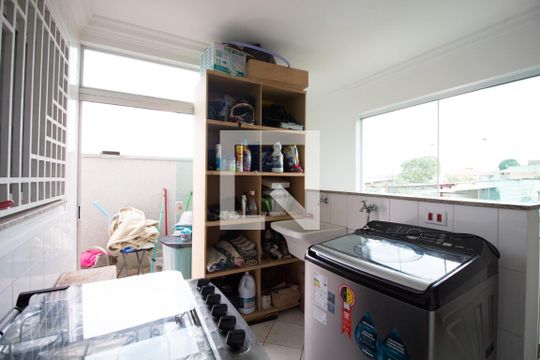 Lavanderia de casa à venda com 3 quartos, 400m² em Jardim Popular, São Paulo
