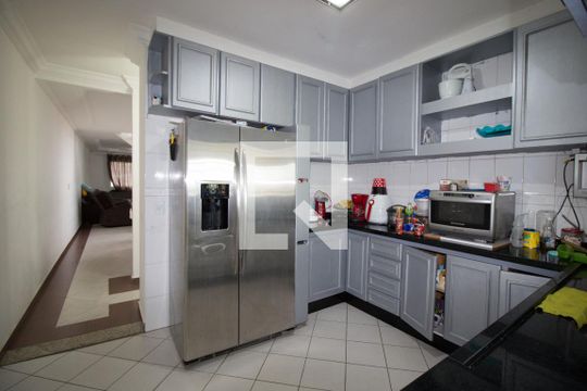Cozinha de casa à venda com 3 quartos, 400m² em Jardim Popular, São Paulo