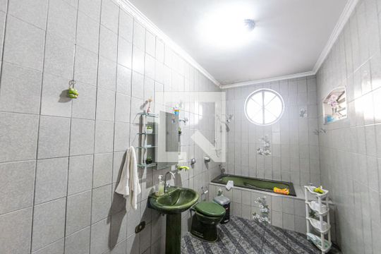 Banheiro Social de casa à venda com 3 quartos, 290m² em Vila Carrao, São Paulo