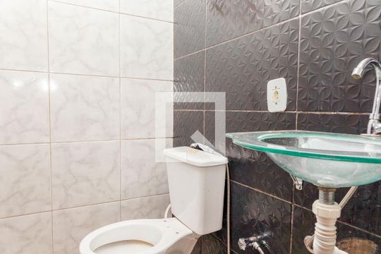 Banheiro da Suíte de casa para alugar com 1 quarto, 60m² em Lídice, Uberlândia
