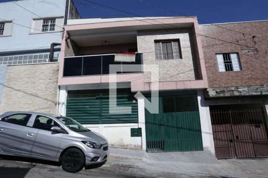 Fachada de casa à venda com 4 quartos, 270m² em Vila Pierina, São Paulo