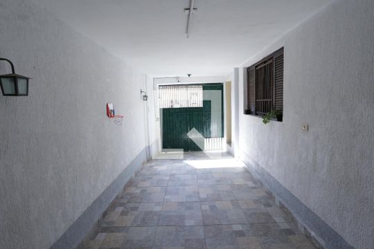 Garagem de casa à venda com 4 quartos, 270m² em Vila Pierina, São Paulo