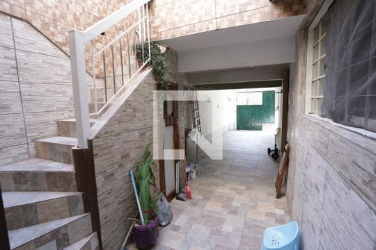 Garagem de casa à venda com 4 quartos, 270m² em Vila Pierina, São Paulo