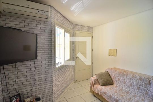 Sala de casa de condomínio à venda com 2 quartos, 70m² em Nossa Senhora das Graças, Canoas