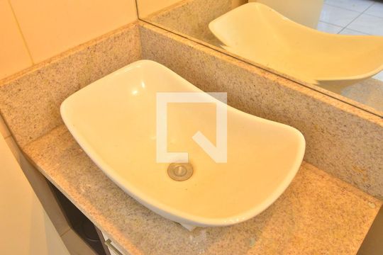 Lavabo de casa de condomínio à venda com 2 quartos, 70m² em Nossa Senhora das Graças, Canoas