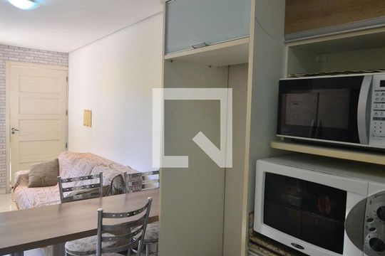 Cozinha de casa de condomínio à venda com 2 quartos, 70m² em Nossa Senhora das Graças, Canoas