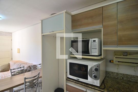 Cozinha de casa de condomínio à venda com 2 quartos, 70m² em Nossa Senhora das Graças, Canoas
