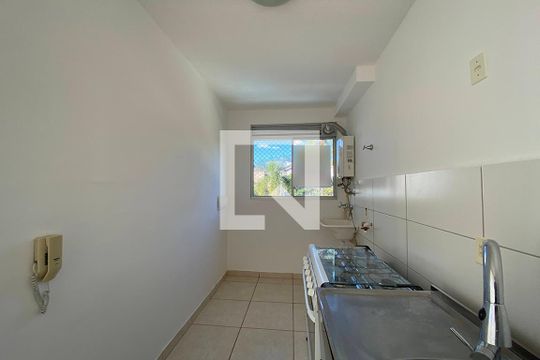 Cozinha de apartamento para alugar com 2 quartos, 42m² em Operário, Novo Hamburgo