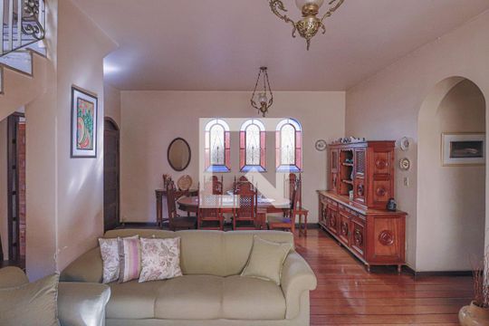 Sala 2 de casa à venda com 6 quartos, 360m² em Cachoeirinha, Belo Horizonte
