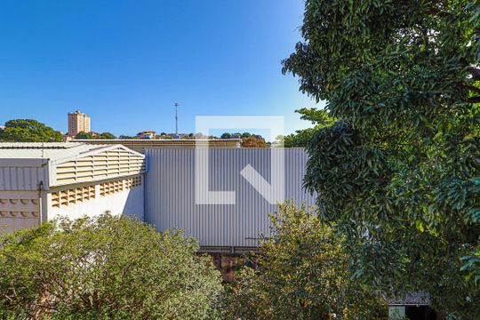 Vista do Quarto 4 de casa à venda com 6 quartos, 360m² em Cachoeirinha, Belo Horizonte