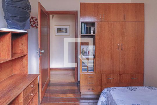 Quarto 1 de casa à venda com 6 quartos, 360m² em Cachoeirinha, Belo Horizonte