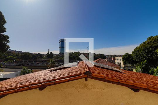 Vista do Quarto 2 de casa à venda com 6 quartos, 360m² em Cachoeirinha, Belo Horizonte