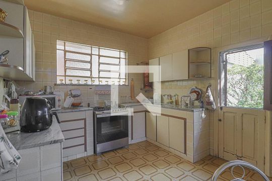 Cozinha de casa à venda com 6 quartos, 360m² em Cachoeirinha, Belo Horizonte