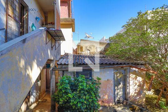 Quintal de casa à venda com 6 quartos, 360m² em Cachoeirinha, Belo Horizonte