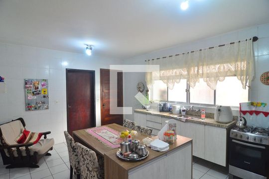 Cozinha de casa à venda com 7 quartos, 200m² em Bairro Fátima, Canoas