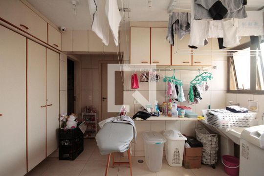 Área de Serviço de apartamento à venda com 4 quartos, 270m² em Santa Cecilia, São Paulo