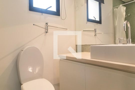 Banheiro da Suíte 1 de apartamento à venda com 2 quartos, 96m² em Jardim Paulista, São Paulo